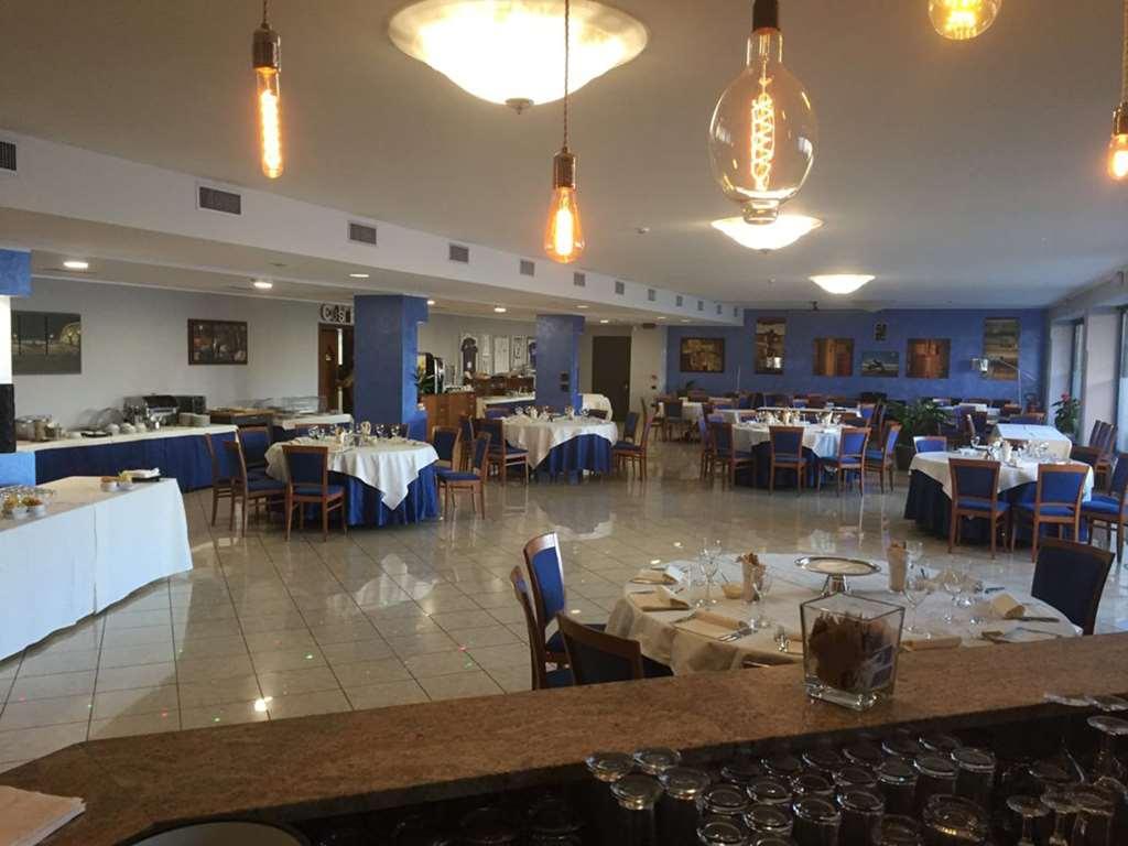 Blu Hotel - Sure Hotel Collection By Best Western Collegno Restaurant photo